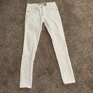 White skinny jeans